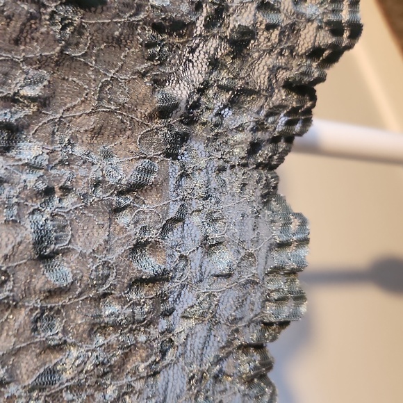 Top - Picture 3 of 9